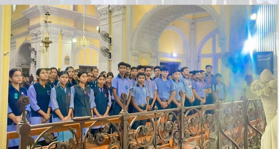 Humanities Students Explore Heritage and Geography at Sardhana Church
